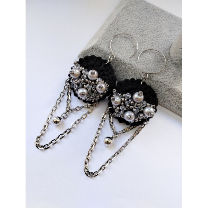 Kolczyki szydełkowe czarne z kulkami 