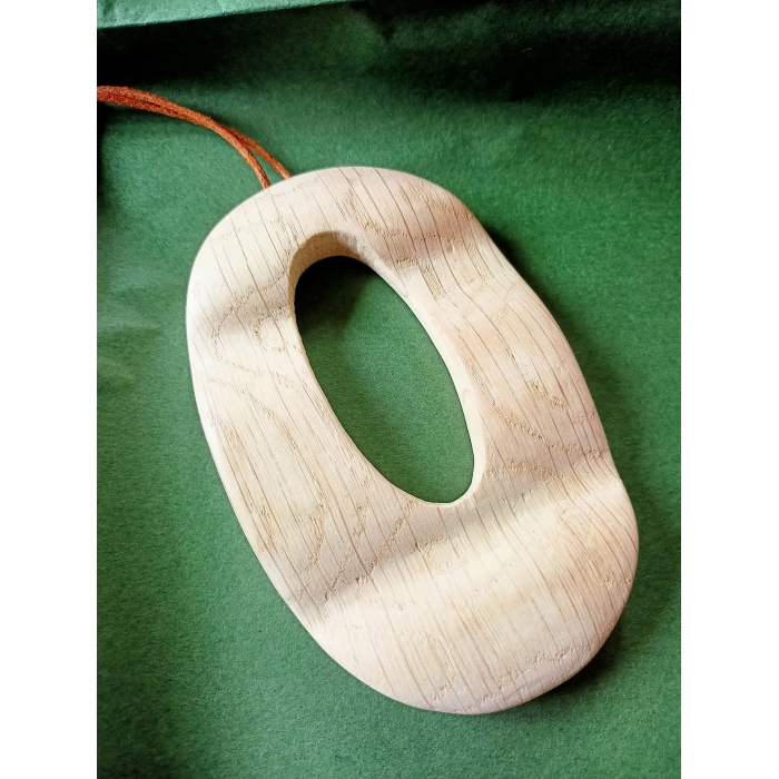 naszyjnik z drewna dębu dziupla czwarta