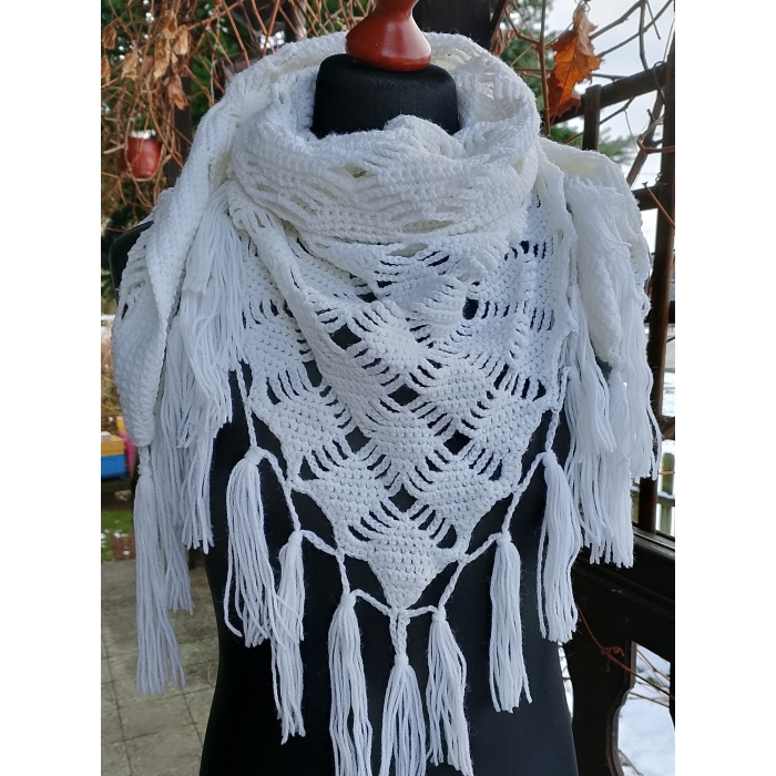 Chusta biała z frędzlami