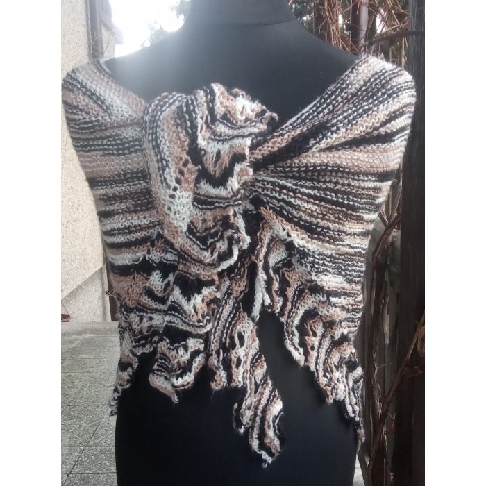 Chusta cieniowana na drutach