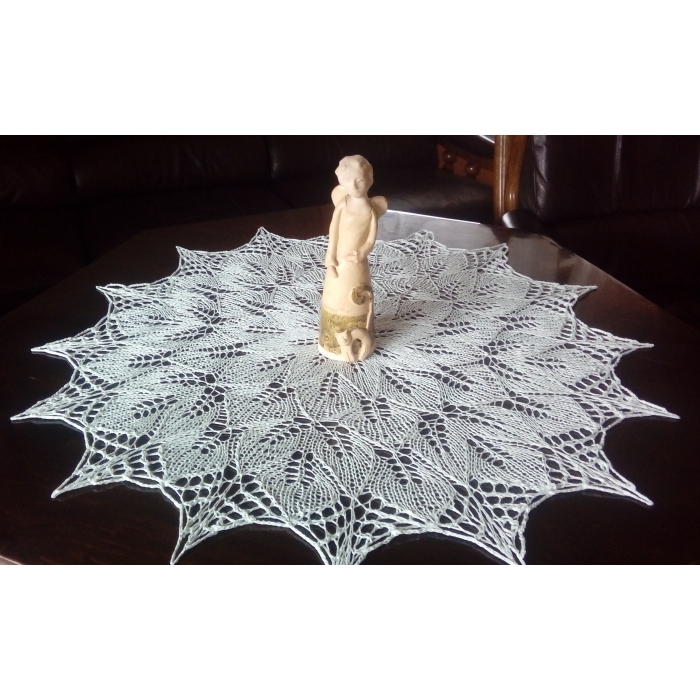 Obrus na drutach, jasna mięta