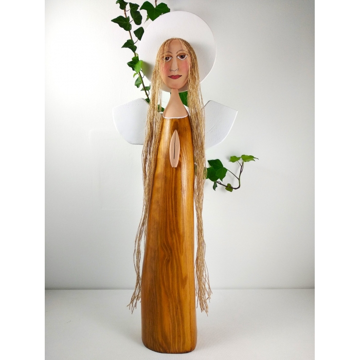 Anioł „Spokój” - zamknięty w drewnie oddech natury.