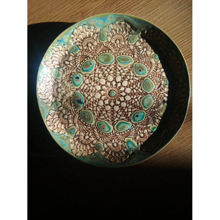 Patera ceramiczna zdobiona motywem koronki