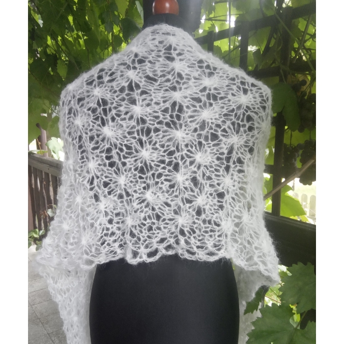 Biały szal z alpaką