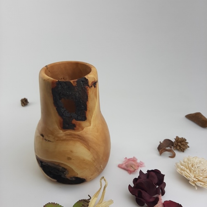 Wazon z korzenia jabłoni – mały – dekoracja z drewna
