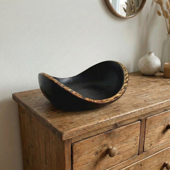 Miseczka z orzecha ręcznie toczona – Cień i Blask