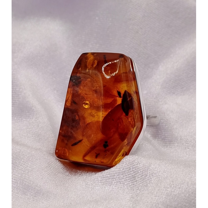 Pierścionek Srebro i Bursztyn roz.24