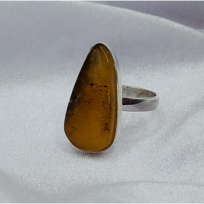 Pierścionek Srebro i Bursztyn roz.25