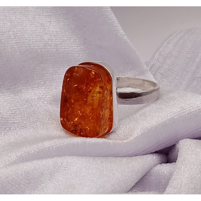 Pierścionek Srebro i Bursztyn roz.25