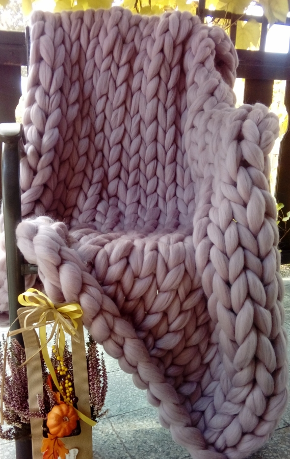 Koc narzuta z wełny czesankowej merynos, brudny róż