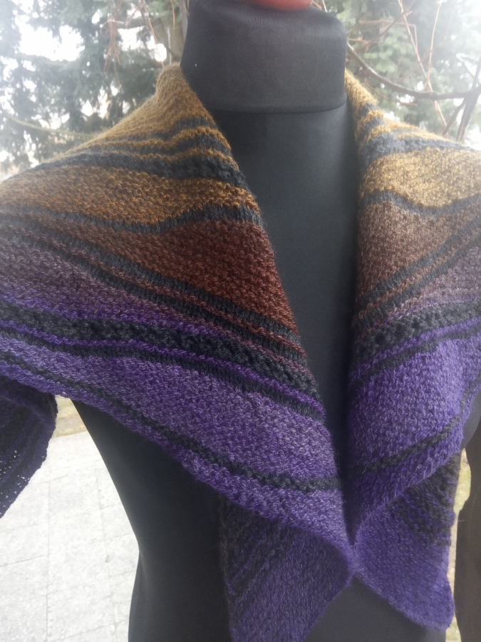 Chusta narzutka na drutach