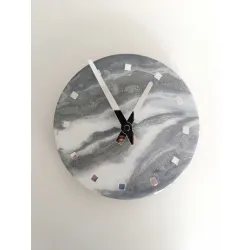 Elegancki zegar z żywicy epoksydowej, styl glamour / minimal